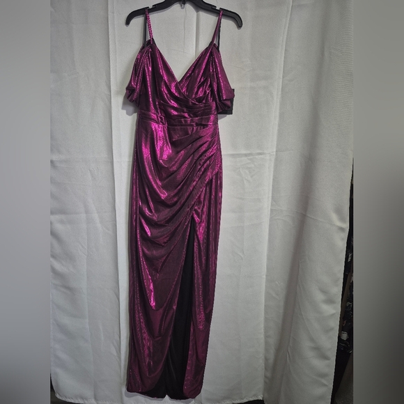 Mac Duggal 27091 NWT Elegant Purple Evening Gown Purple Off The Shoulder Cap - Picture 4 of 9